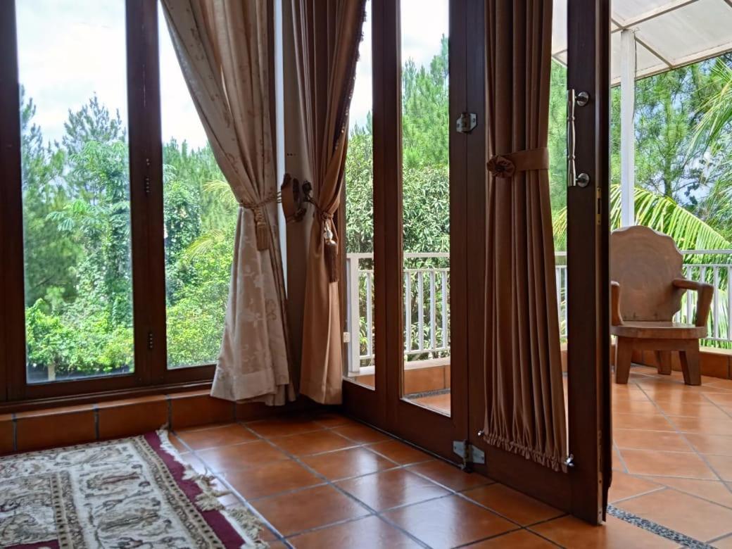 Villa Gathering Yuni Syahla Citaringgul Zewnętrze zdjęcie