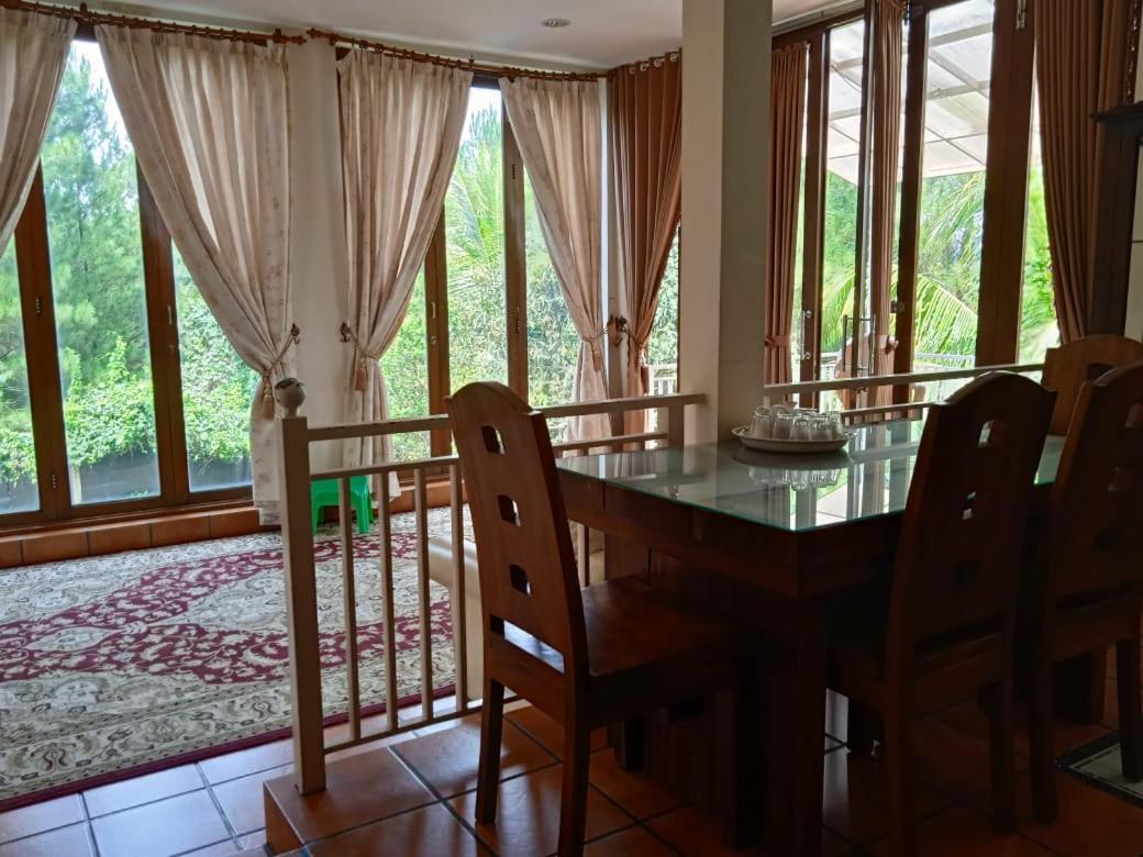 Villa Gathering Yuni Syahla Citaringgul Zewnętrze zdjęcie